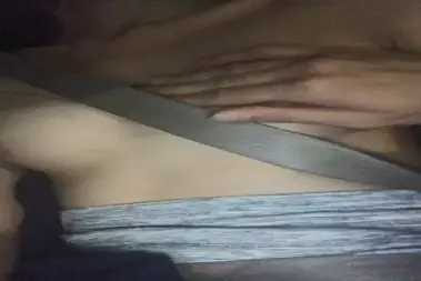 Dalam Mobil ABG Mainin Pentil Sange